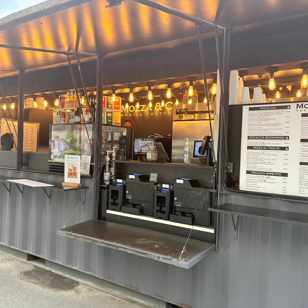 Café Lucy X Mozza & Co 2
