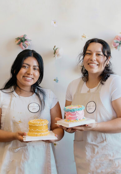 Cake Decorating Class with Mimosas and Snacks 2