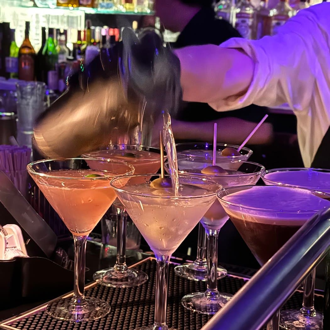 Martuni’s: The Ultimate Piano Bar Experience 1