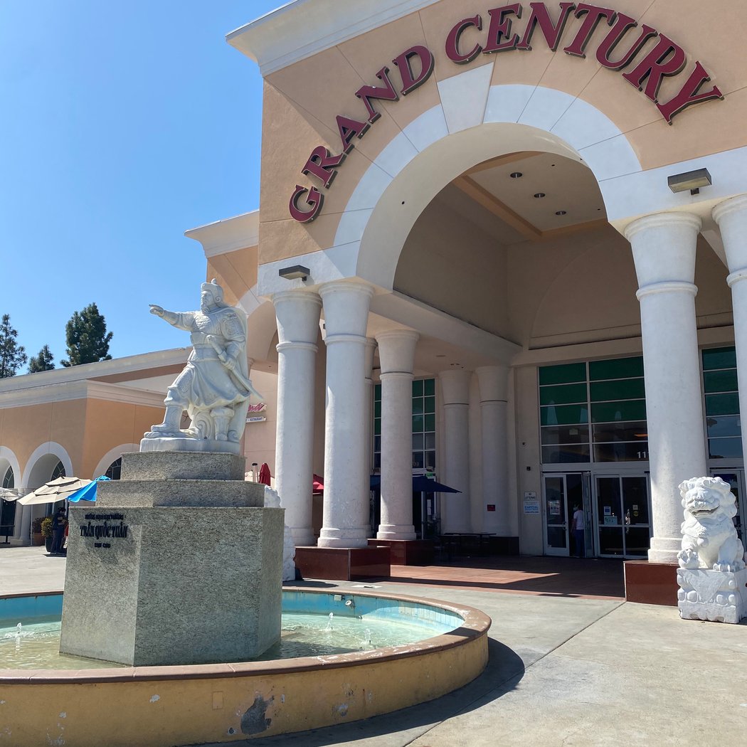 Grand Century Shopping Mall 2