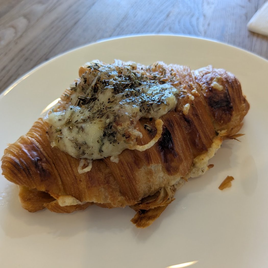 Sarmentine New Brunch with French Twist 3