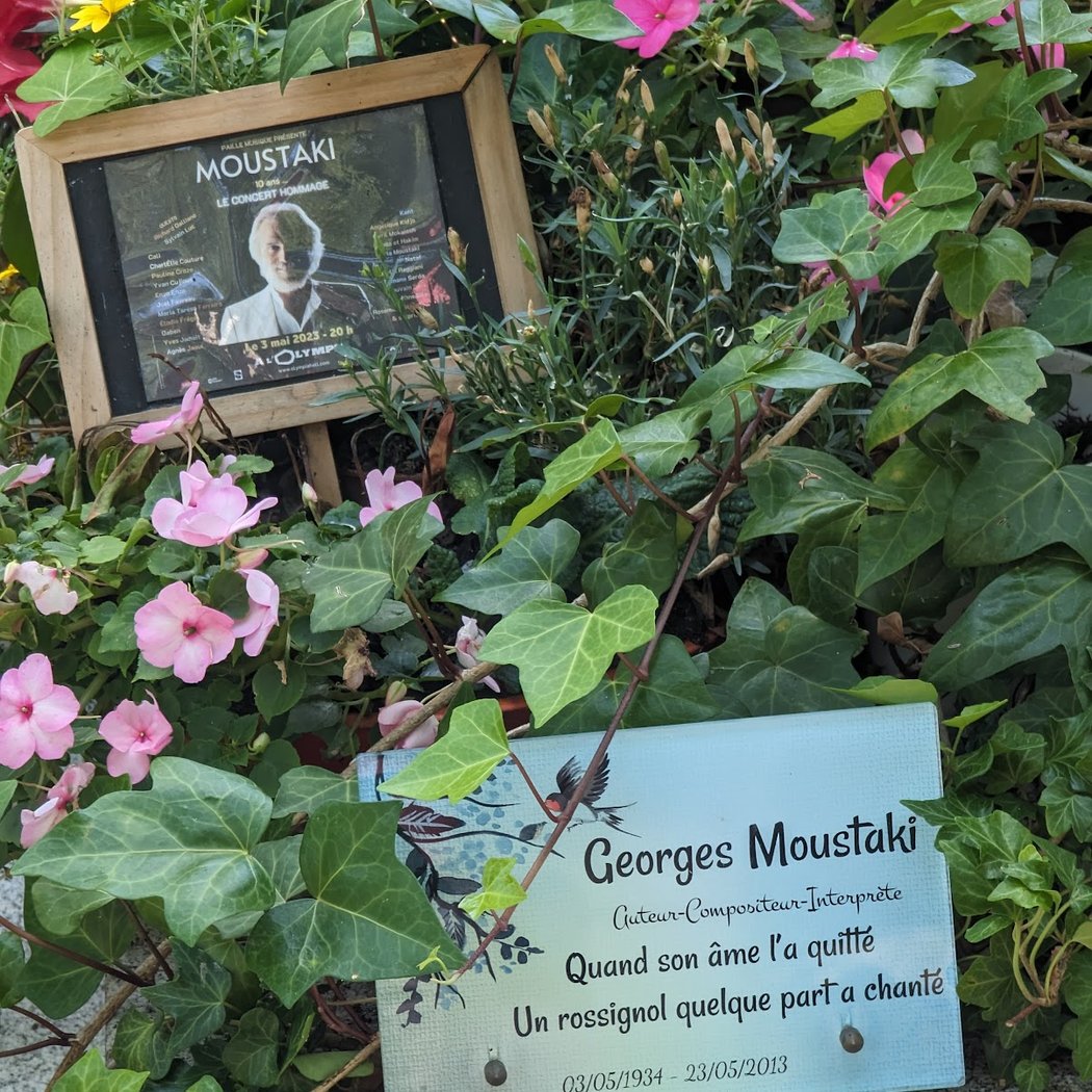 Tombe de Georges Moustaki 3