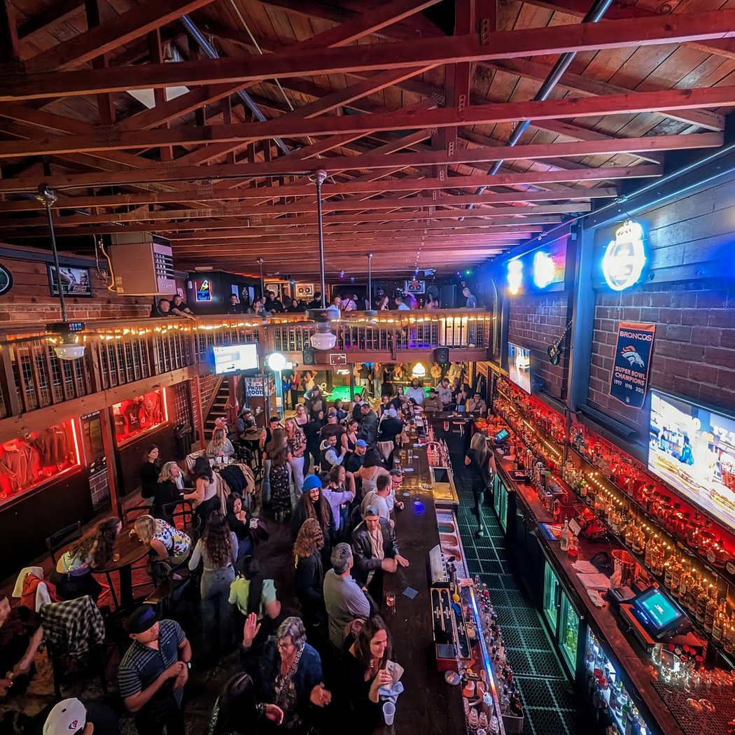 Susie's Bar 1