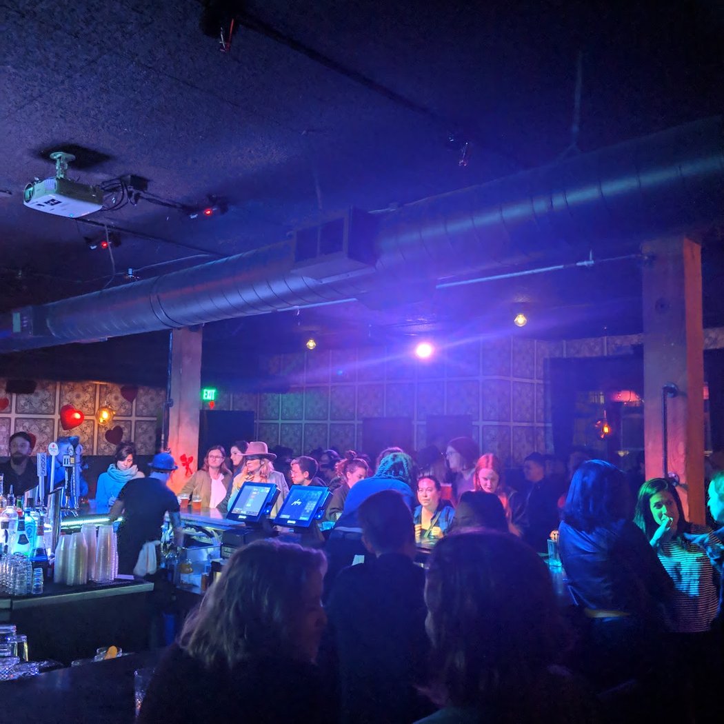 Queer Karaoke + Free Pool 5