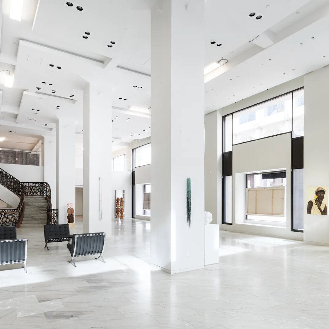 Union Square Satellite Gallery | Iconic Former Barneys Building 2