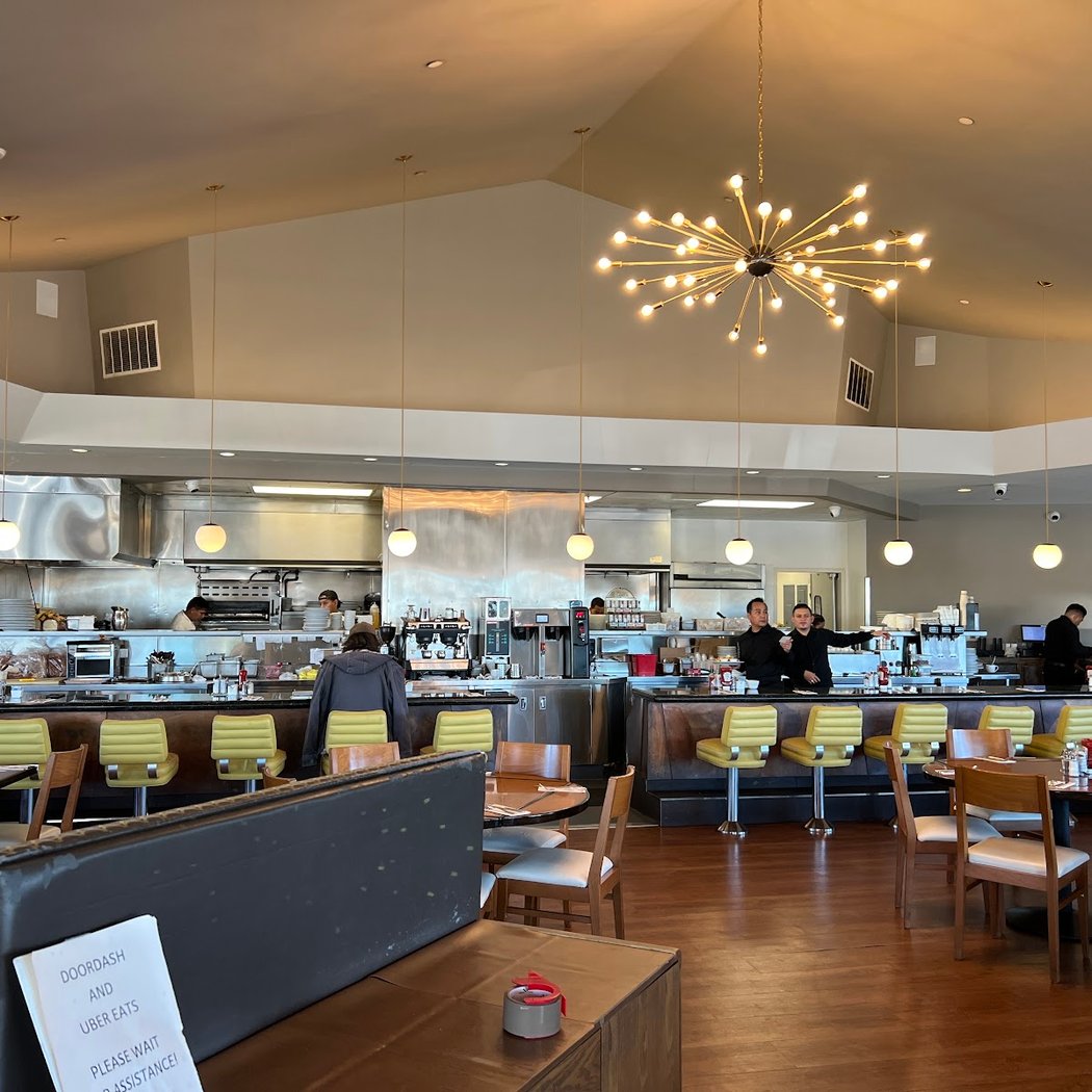 Boulevard Cafe 3