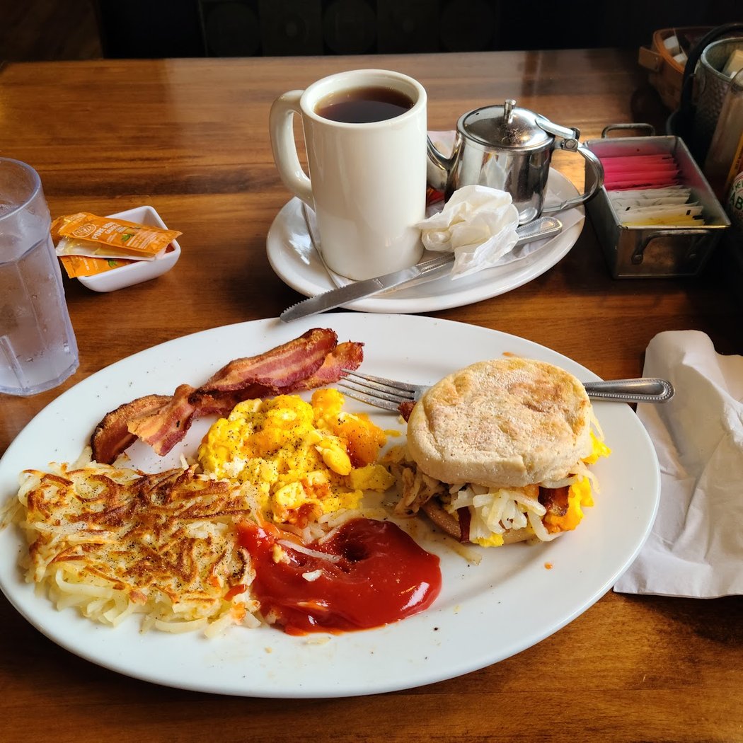 Pete's Henny Penny Restaurant 3