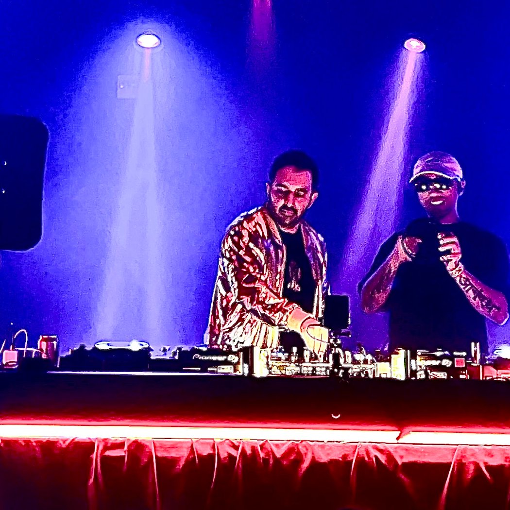 Tinzo + Jojo - PLUR TOUR 4