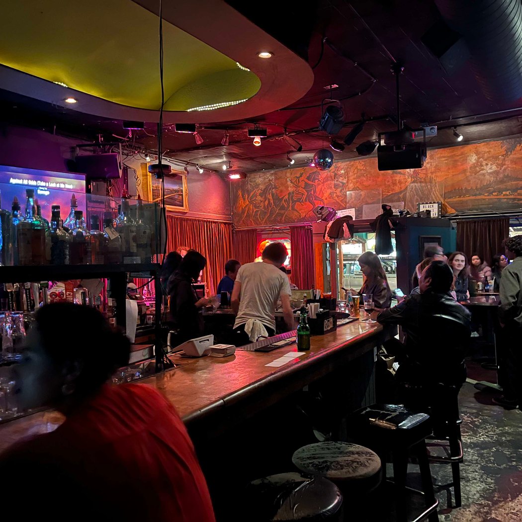 The Lucky Horseshoe 3