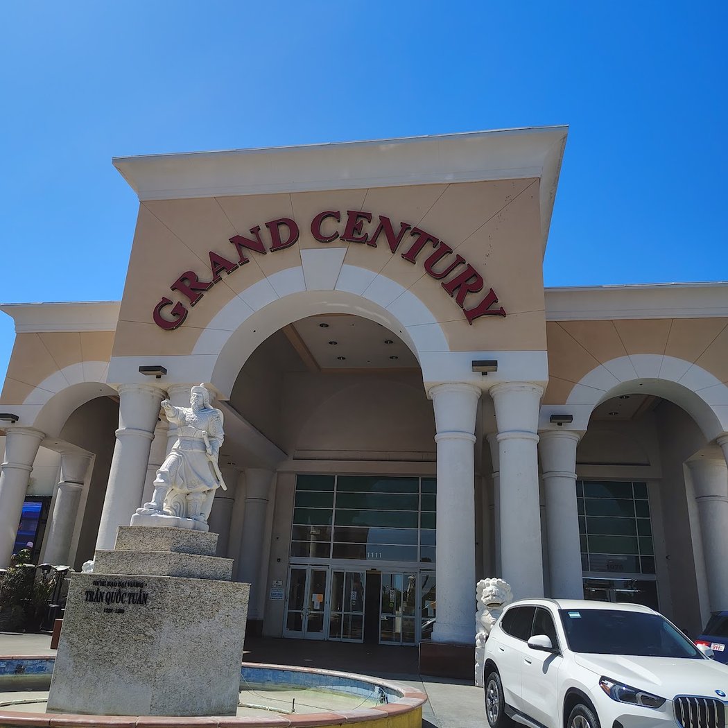Grand Century Shopping Mall 3