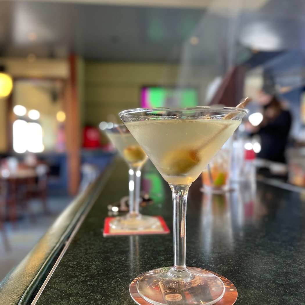Hi Dive Bar 1