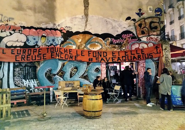 Bar Demain C'est Loin 5