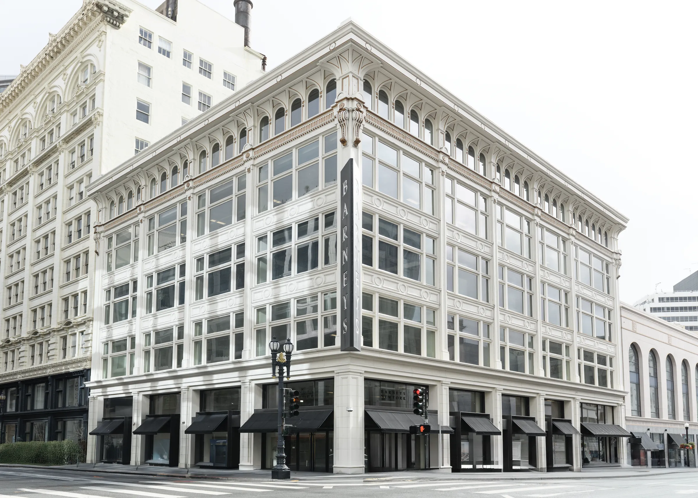 Union Square Satellite Gallery | Iconic Former Barneys Building 5
