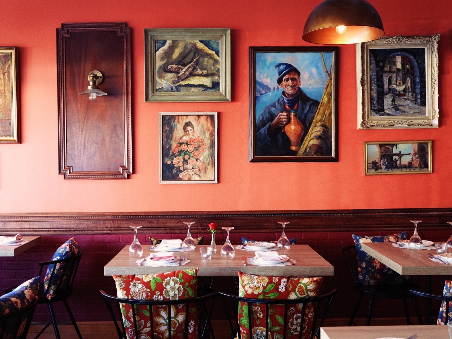 Red Tavern 4