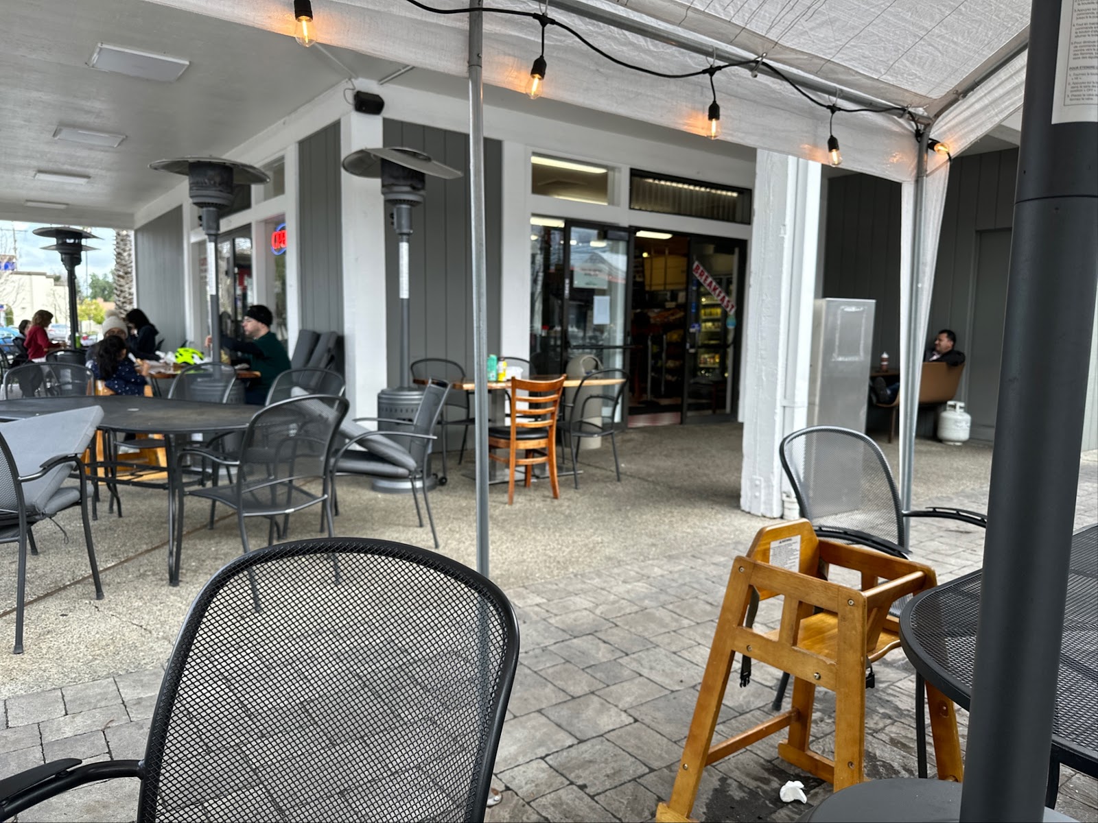 Roger's Deli & Donuts 4