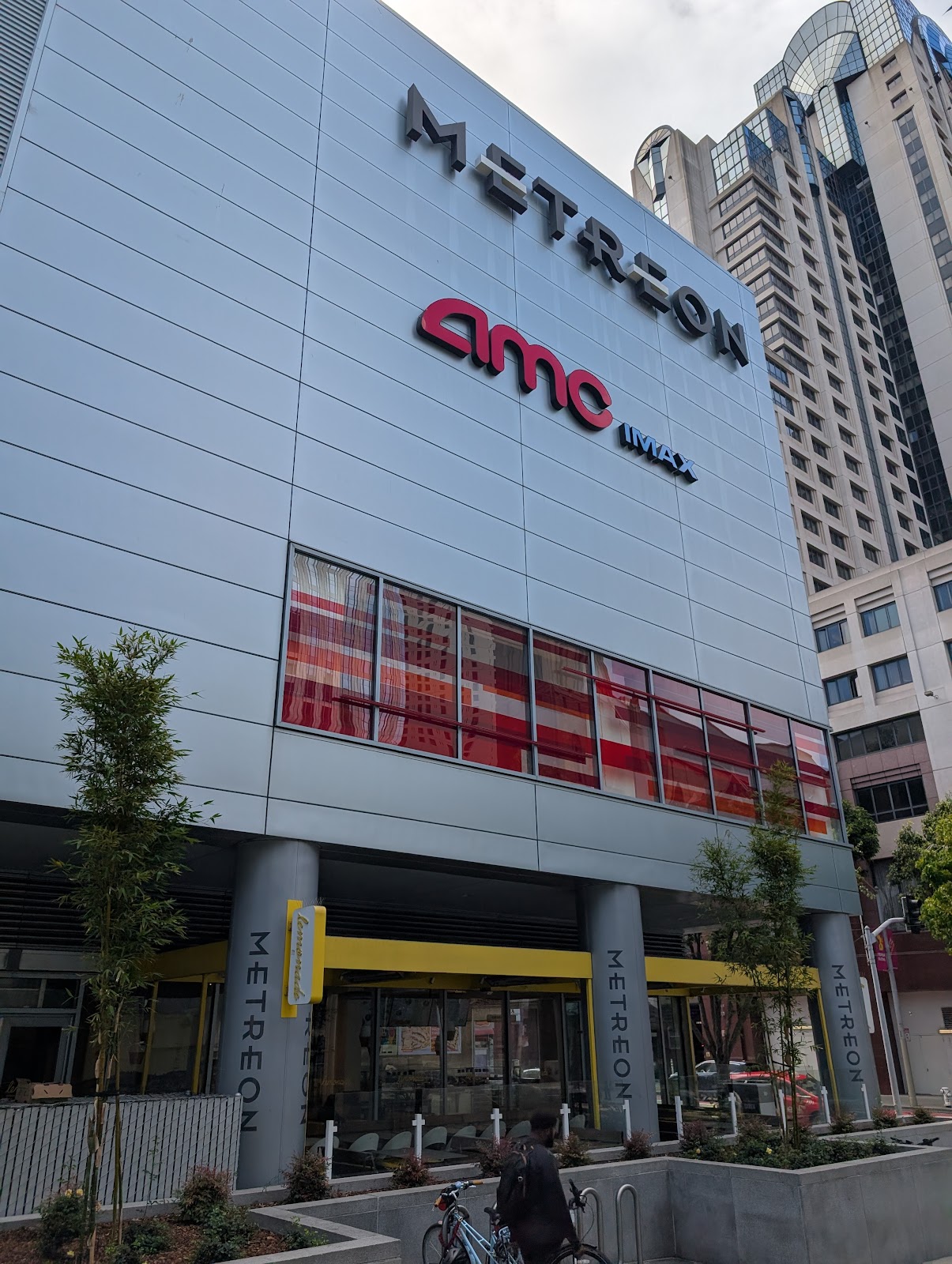 AMC Metreon 16 5