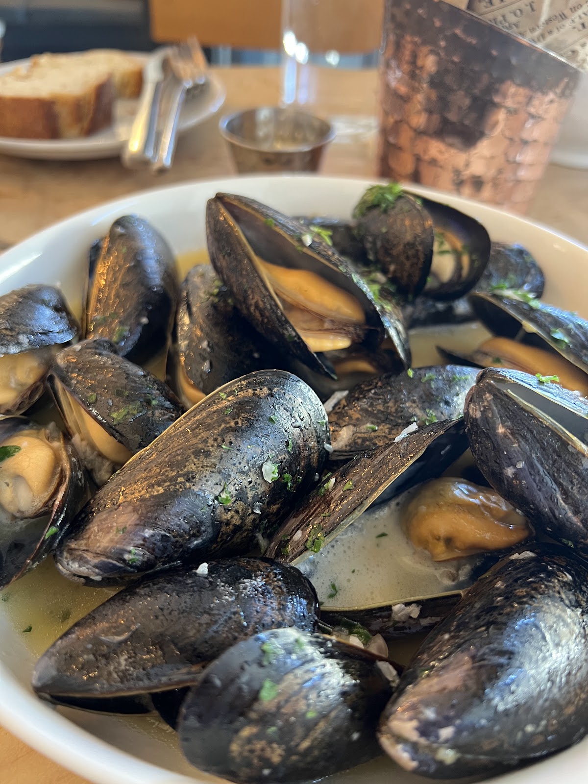 Côte Ouest Bistro 4