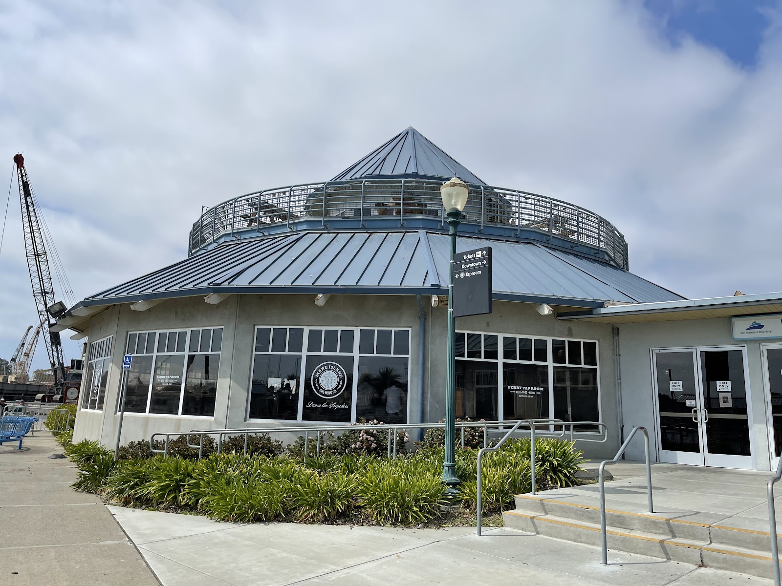 Live Music Saturday - Ft. Joyce Grant & Company 4
