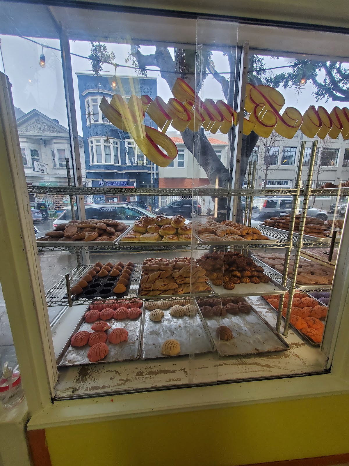 La Reyna Bakery & Coffee Shop 5