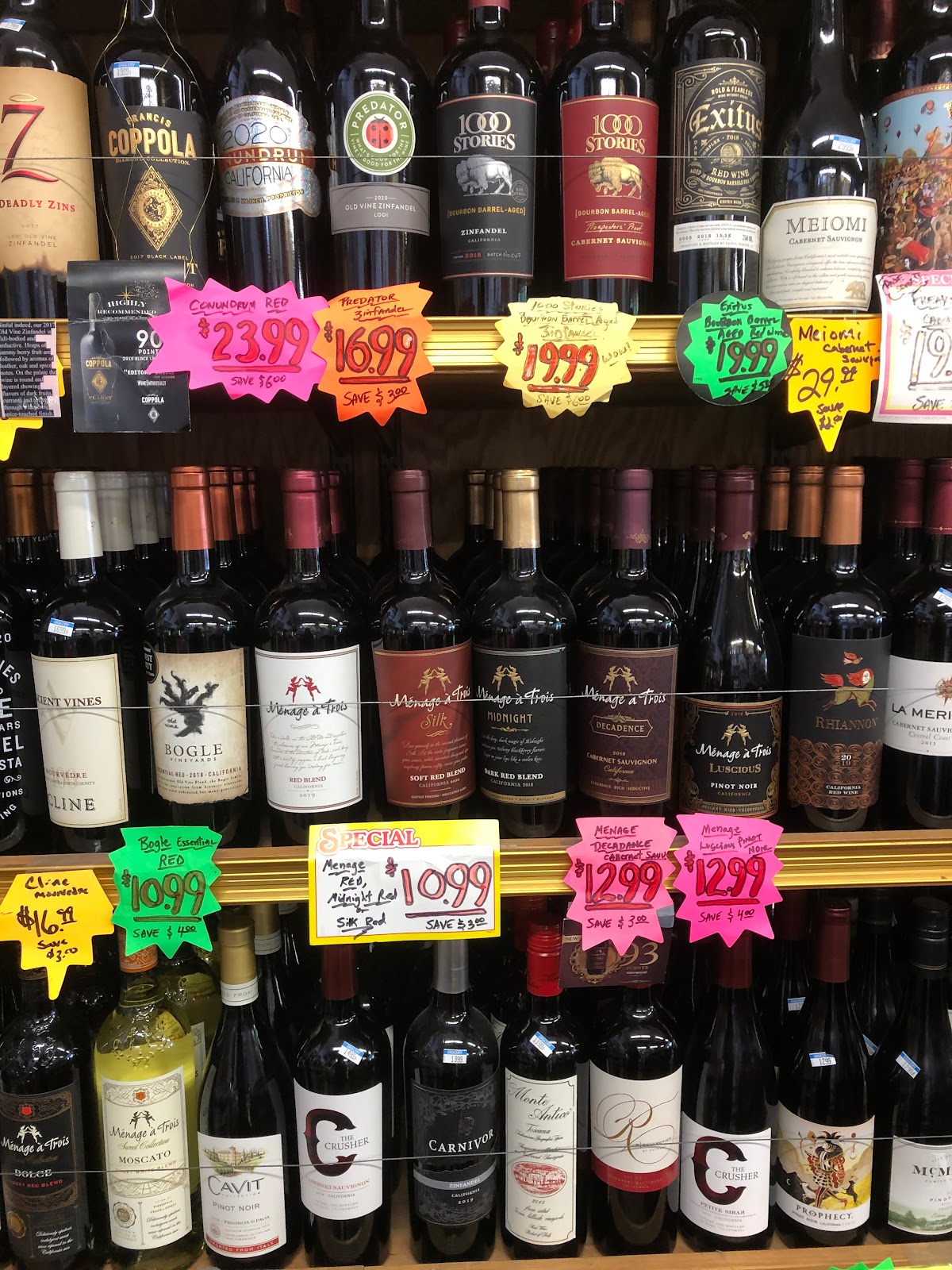 Lucca Food Deli & Wine Shop 5