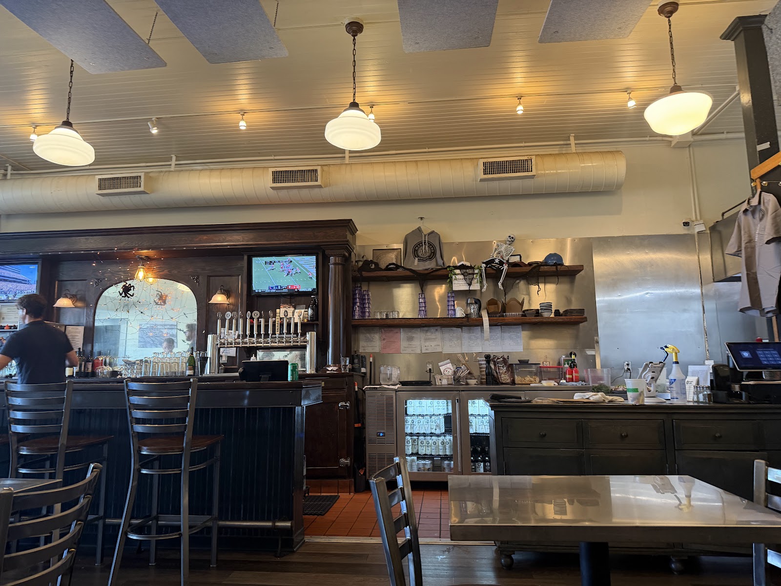 Live Music Sunday - Ft. Cosmo & Leslie 3