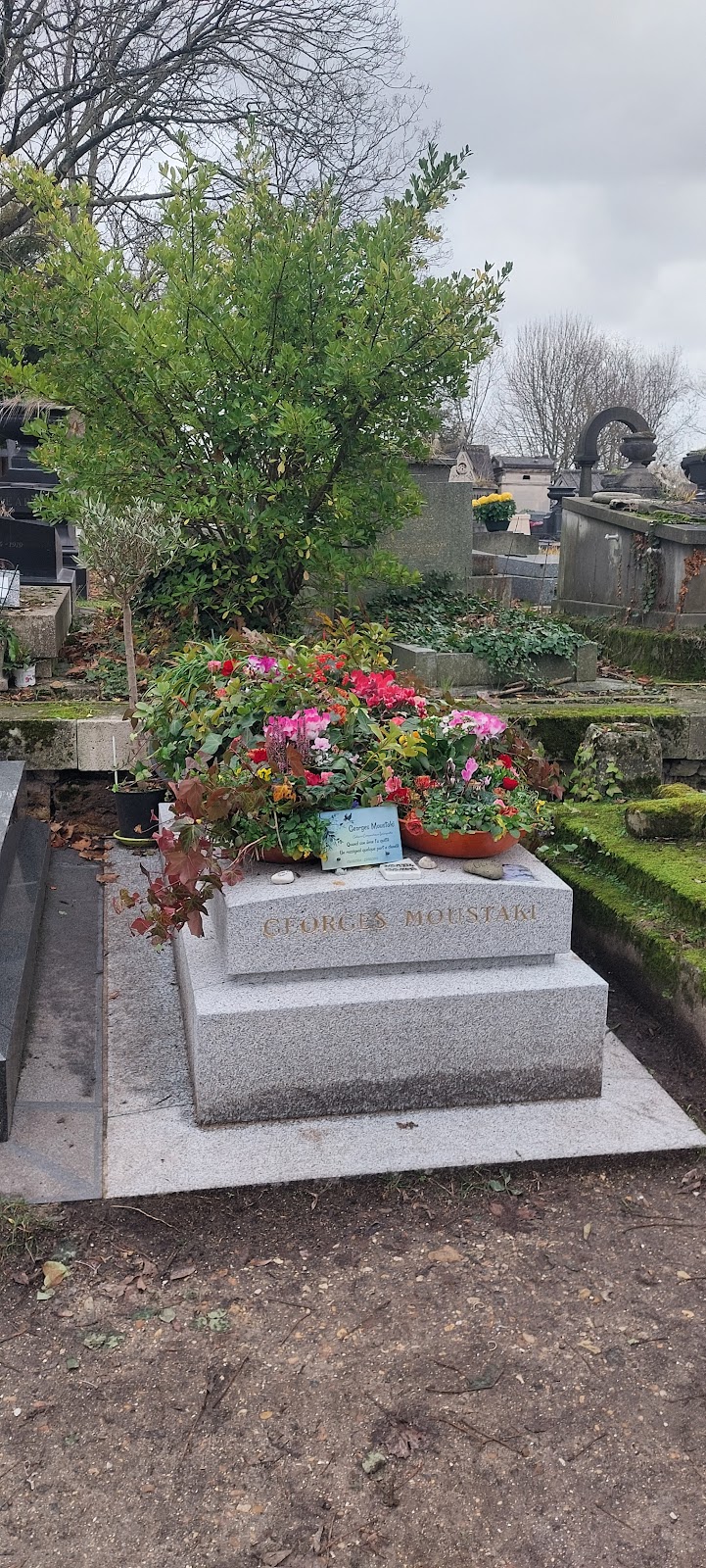 Tombe de Georges Moustaki 5