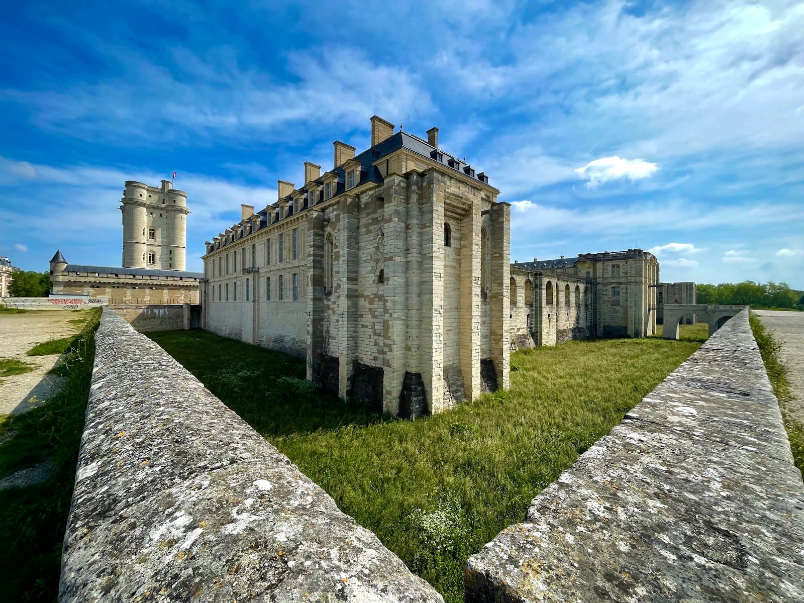 Esplanade du Château de Vincennes 5