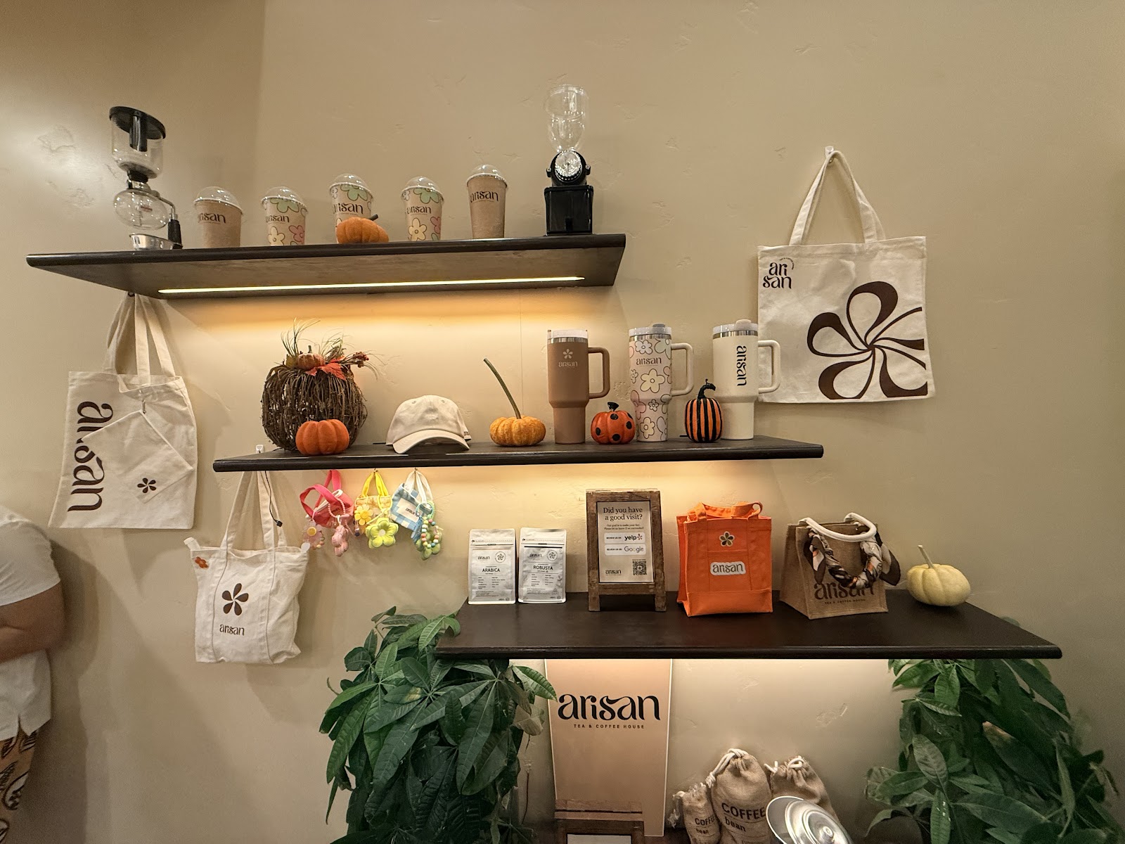 Arisan Tea & Coffee House 4