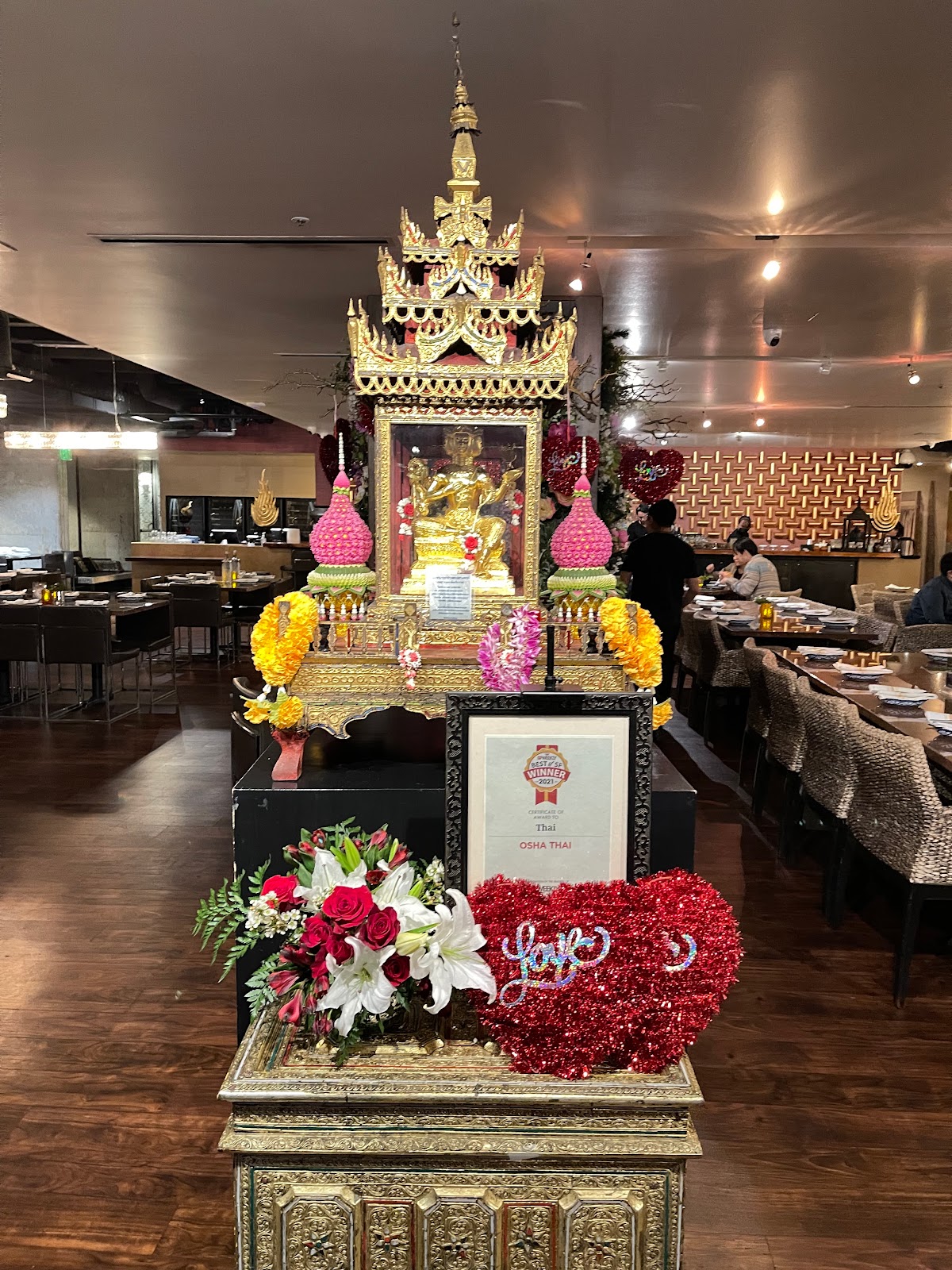 Osha Thai Restaurant & Lounge 4