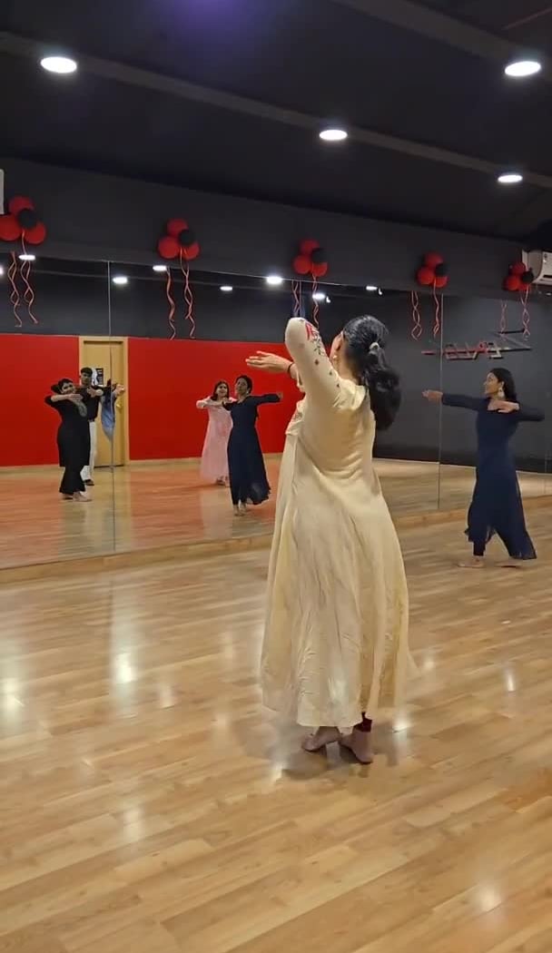 Bollywood Dance Experience 2